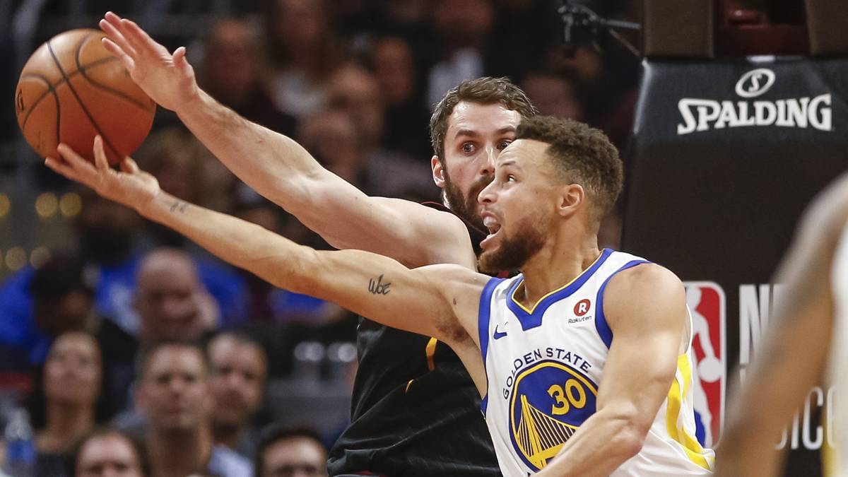 Immer wieder sieht sich der Titelverteidiger auch mit Arroganz-Vorwürfen konfrontiert. Was man aber nicht weg diskutieren kann: Die Warriors haben den Basketball revolutioniert. Kein Team in der NBA erzielt so viele Punkte und trifft so sicher aus der Distanz