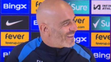 Chelsea-Trainer Enzo Maresca sorgt auf der Pressekonferenz nach dem Spiel gegen Nottingham Forest für einen Lacher. Eine Geldstrafe für sechs oder mehr gelbe Karten in einem Spiel werde der Italiener "nicht zahlen."