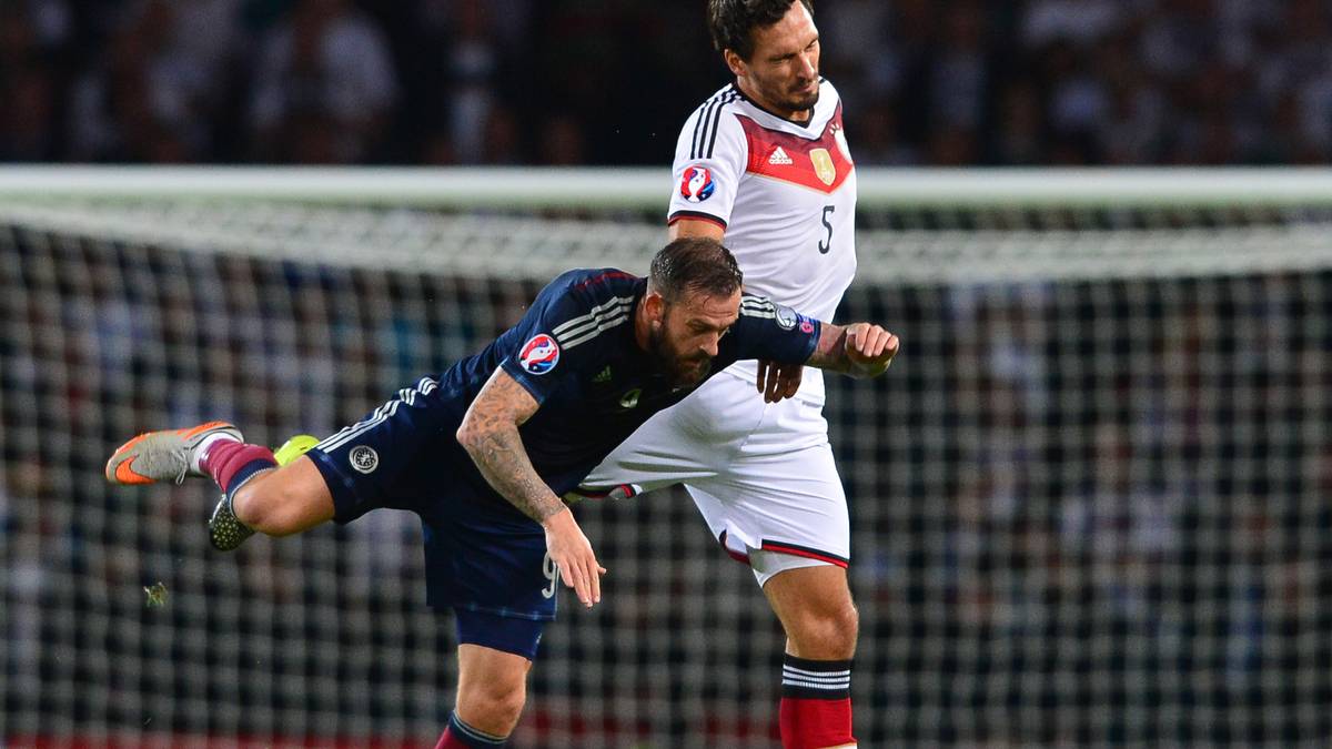 MATS HUMMELS: Beim 1:1 sprang ihm der Ball an die Brust und von dort ins Tor. Den Dortmunder traf aber keine Schuld. Ansonsten gewohnt abgeklärt. SPORT1-NOTE: 3,5