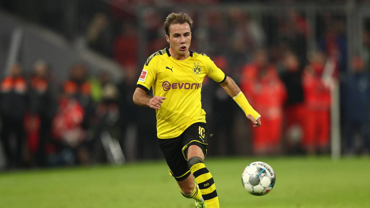 .Die "Sport Bild" berichtet, dass der Weltmeister von 2014 auf dem Wunschzettel von Hertha BSC steht. Damit Götze noch eine Ablösesumme einbringt, müsste der BVB ihn im Winter verkaufen