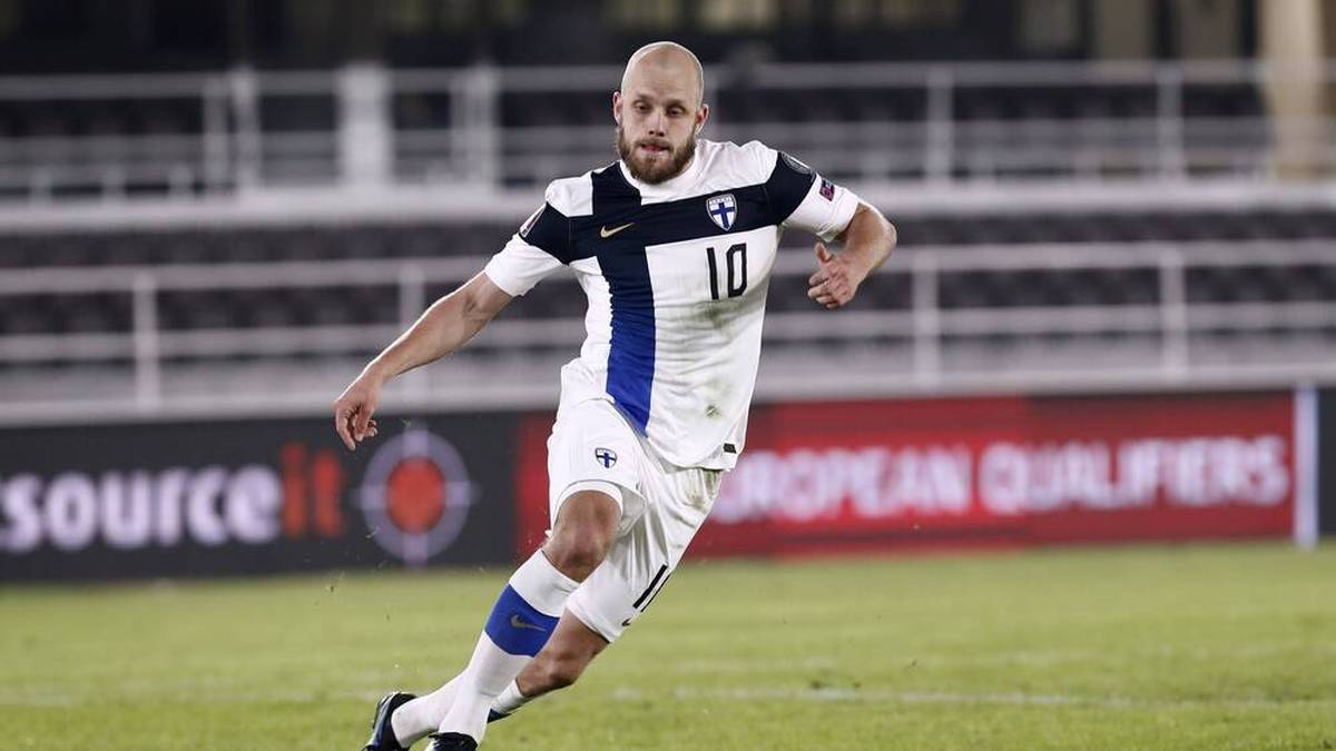 Die Finnen spielen im klassischen Weiß-Blau mit der Hommage an die Nationalflagge.