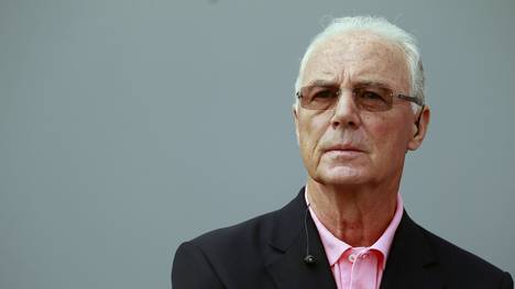 Franz Beckenbauer unterschrieb einen dubiosen Vertragsentwurf
