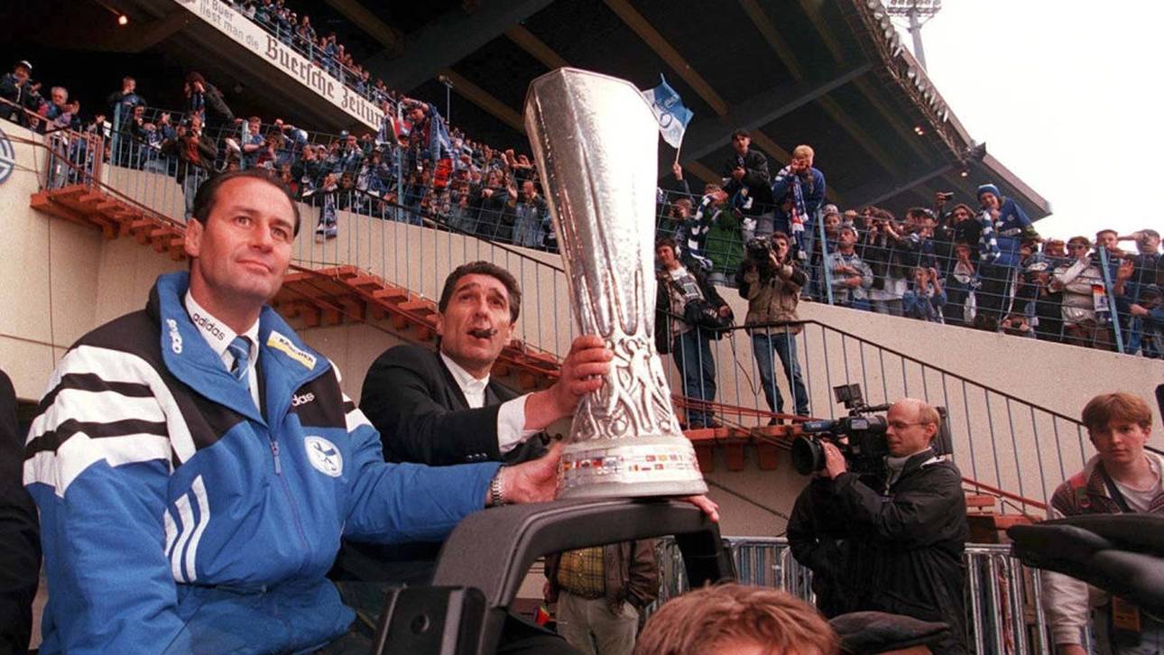 Schalke ehrt Rudi Assauer