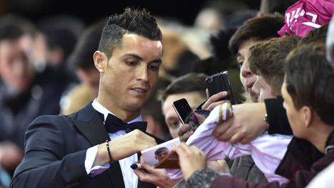 Manchmal gibt Cristiano Ronaldo auch Autogramme gratis