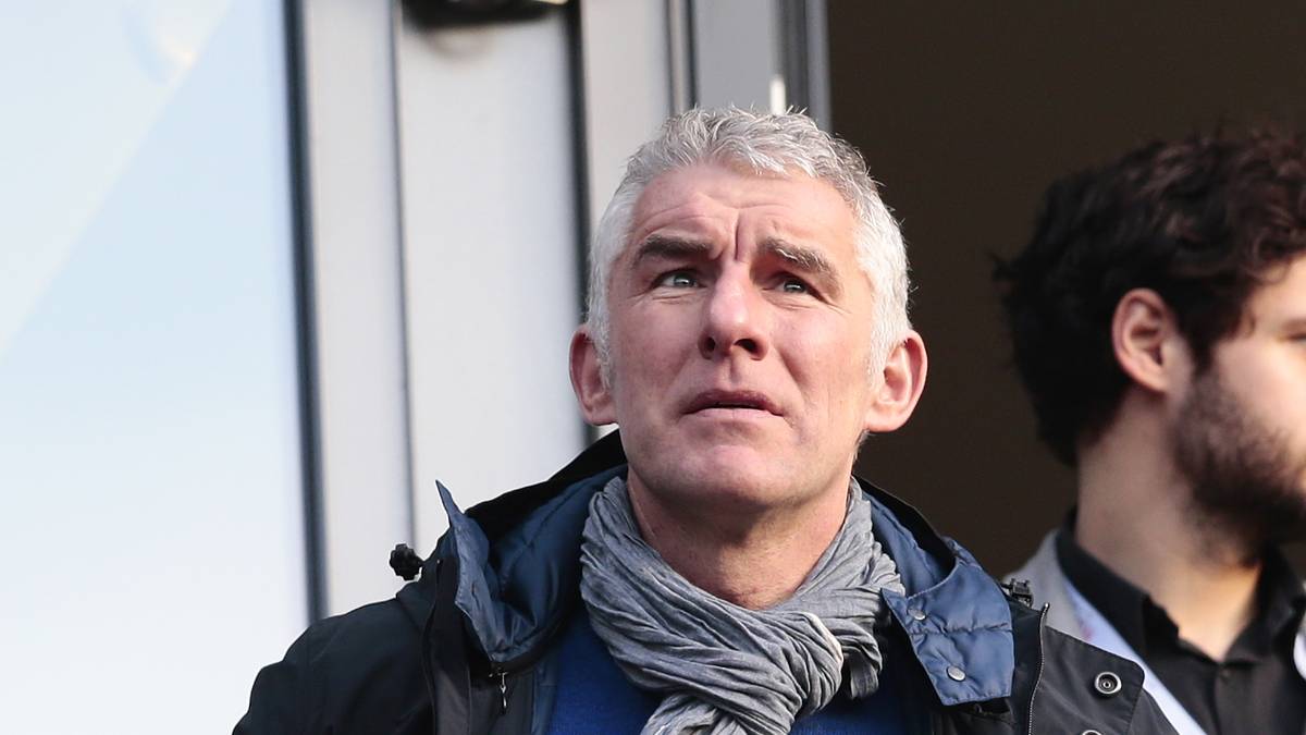 MIRKO SLOMKA: Seit seinem Aus beim HSV 2014 ohne Trainer-Job. Vergangene Erfolge mit Schalke und Hannover sprechen für ihn, als Außenseiter-Kandidat womöglich chancenreicher als Labbadia, Schaaf und Co.