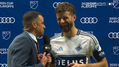 Thomas Müller fährt mit den Vancouver Whitecaps in den Playoffs der MLS den ersten Sieg ein. Der Ex-Bayern-Star verrät, was das Team momentan so stark macht. 