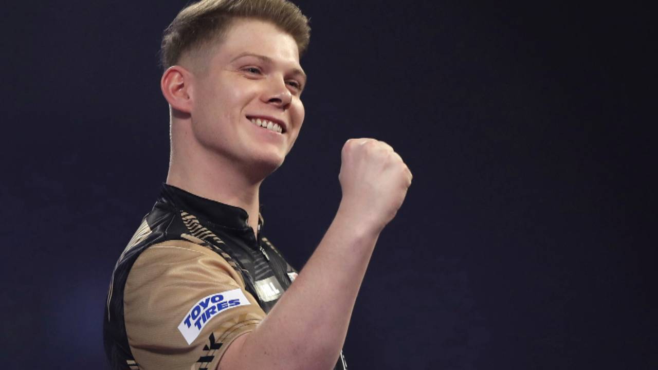 Darts-WM 2021: Nico Kurz besiegt Andy Hamilton mit 3:1