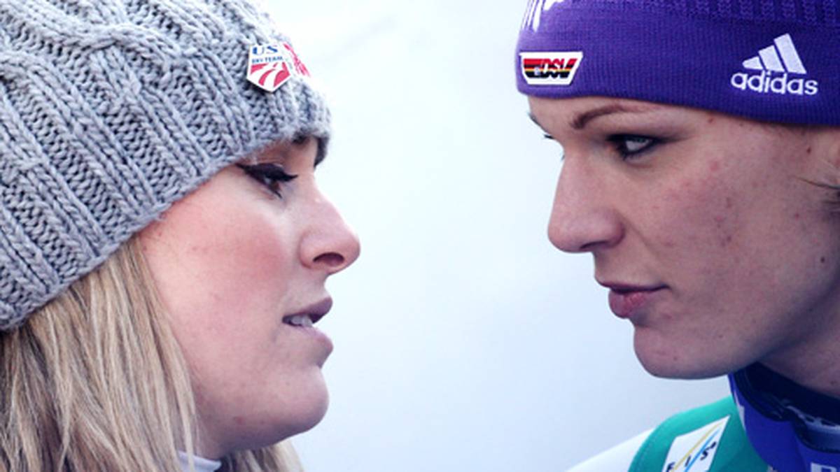 Ihre Freundin Maria Höfl-Riesch gewinnt den Gesamtweltcup knapp vor Vonn. Es kommt zum Zickenkrieg: Riesch sagt, Vonn habe ihr nicht gratuliert. Außerdem spricht die Deutsche von einer "Vollverarsche", nachdem die Amerikanerin ihren Schuh-Wechsel nicht zugibt