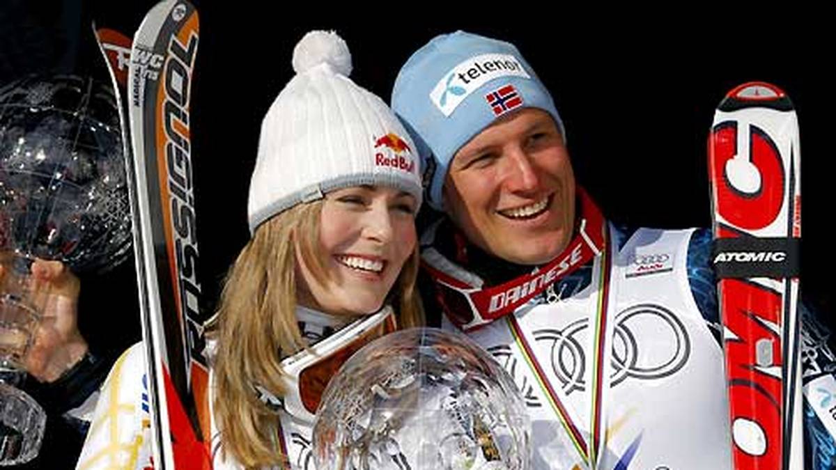 Dennoch gewinnt Vonn am Saisonende den Gesamtweltcup und feiert dies gemeinsam mit dem Sieger bei den Männern, Aksel Lund Svindal aus Norwegen