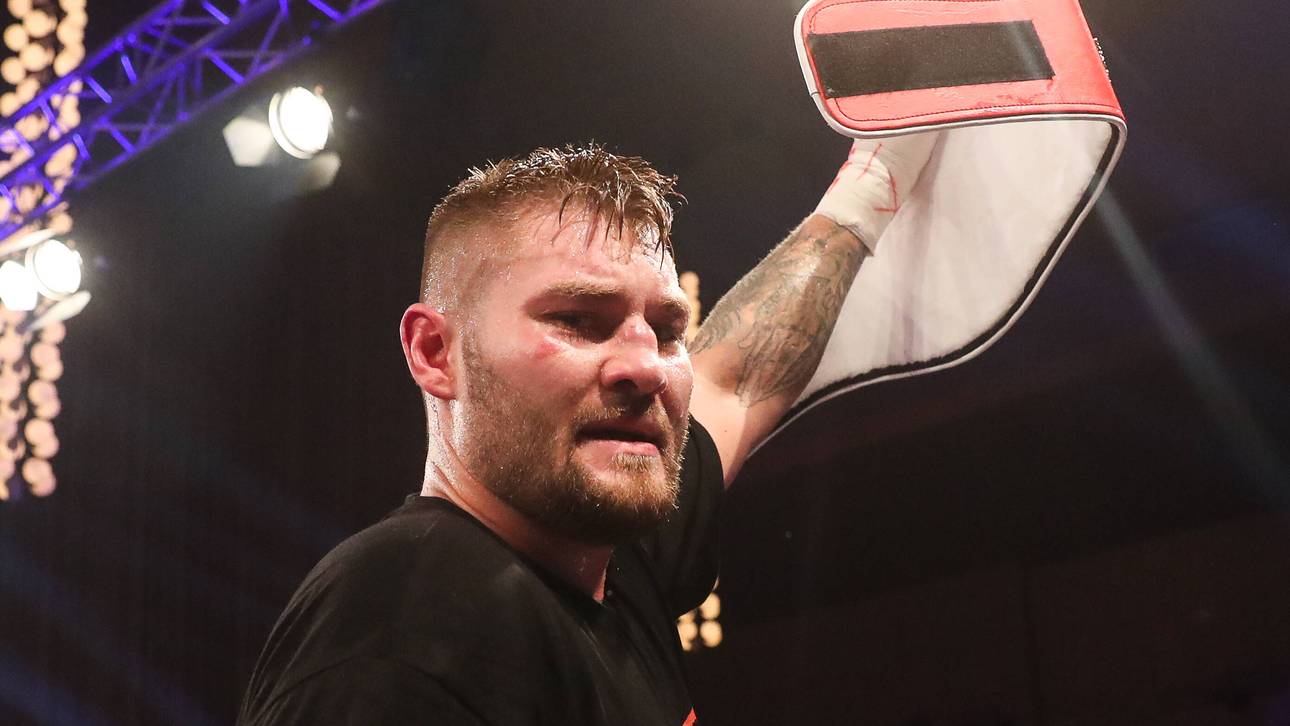 Schwarz nach Vorwürfen suspendiert