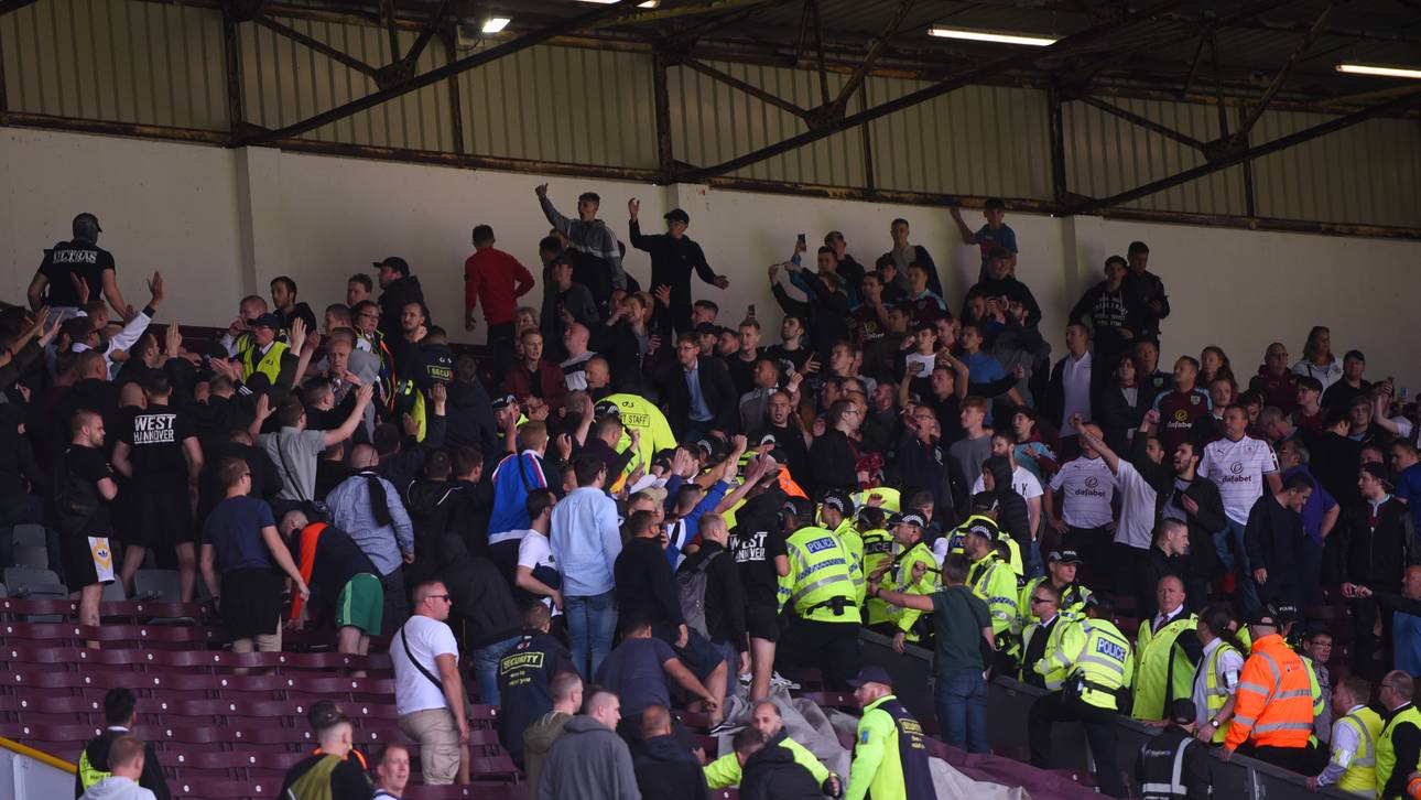 Ordnerin bei Fan-Randale verletzt