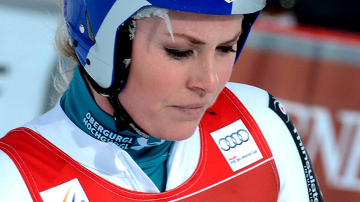 Am 14. Dezember sorgt Vonn mit einem Interview im "People-Magazine" für Aufsehen. Dort gibt sie bekannt, dass sie seit Jahren an Depressionen leide. Beim Rennen am gleichen Tag in St. Moritz fliegt sie spektakulär in die Fangnetze