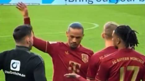 Stefan Effenberg reagiert im Doppelpass auf eine in den Sozialen Medien viel beachtete Szene aus dem Bayern-Spiel. Der SPORT1-Experte gibt sich bei dem Aufreger um Leroy Sané deutlich.