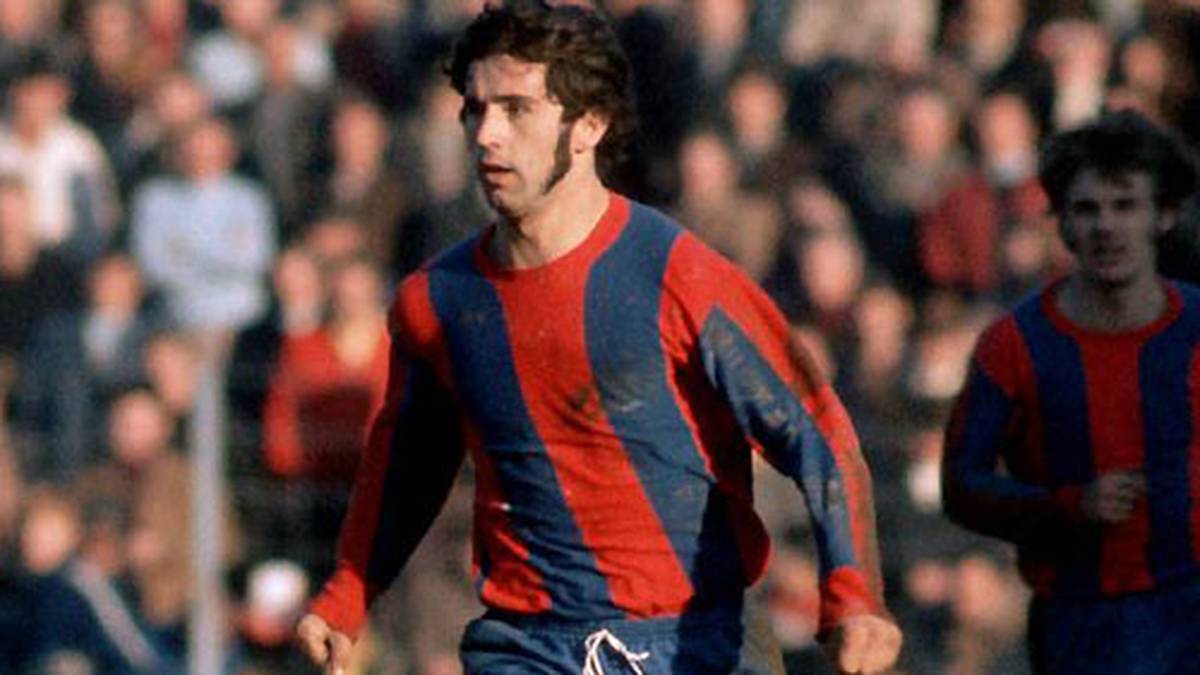 Im bewegten Jahr 1968 wird nicht nur Gerd Müllers Frisur verwegener, auch sein Team wagt es bisweilen, mit etwas mehr Farbe aufzutreten