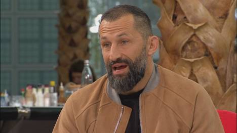 Julian Nagelsmann erfuhr aus den Medien von seinem Aus beim FC Bayern. Hasan Salihamidzic rechtfertigt den Ablauf der Trennung. 