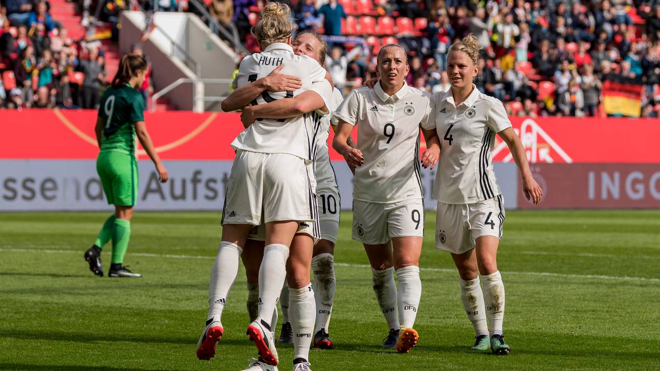 DFB-Frauen starten mit Kantersieg
