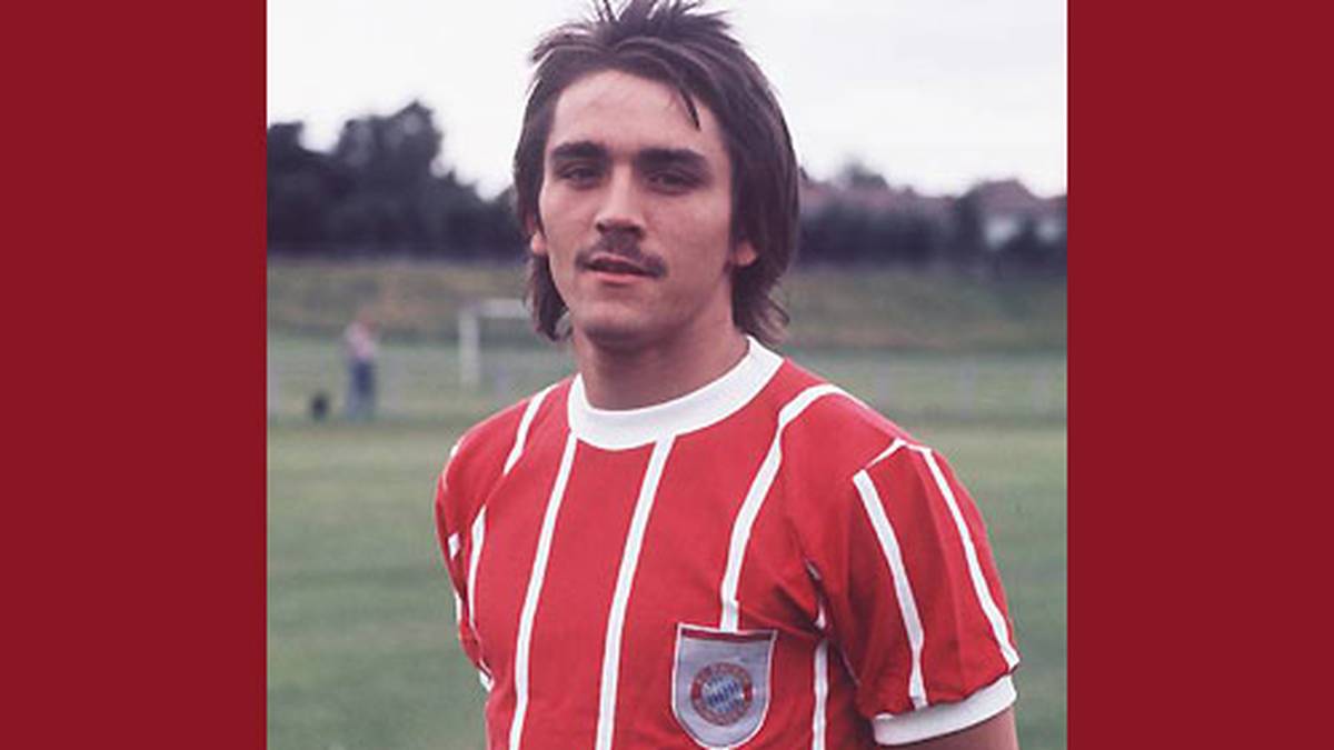 1973 wird das Rot an der Brust von Jupp Kapellmann dominanter