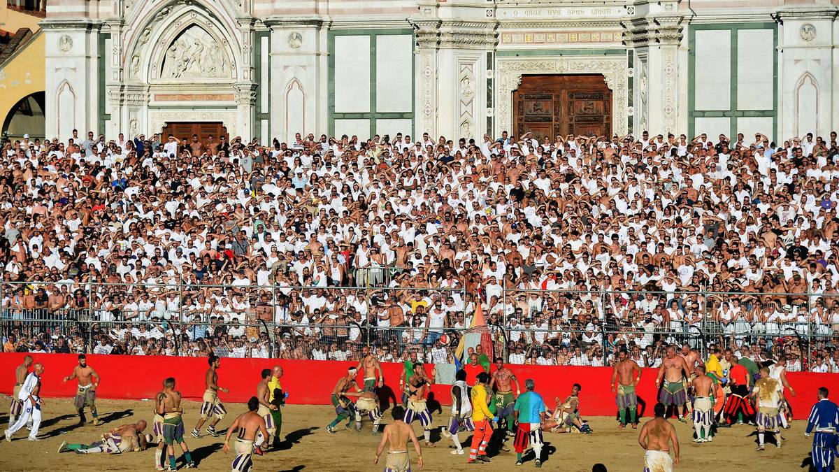 Wenn in der sonst für Dante und Michelangelo bekannten Altstadt von Florenz einmal im Jahr sportliches Chaos herrscht