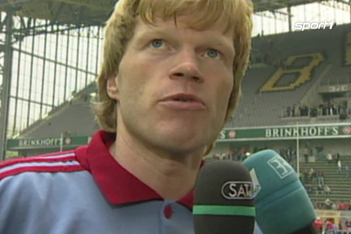 3. April 1999: Im hitzigen Duell zwischen Borussia Dortmund und Bayern München ist Oliver Kahn die Reizfigur - und lässt sich von seinen Emotionen verleiten.