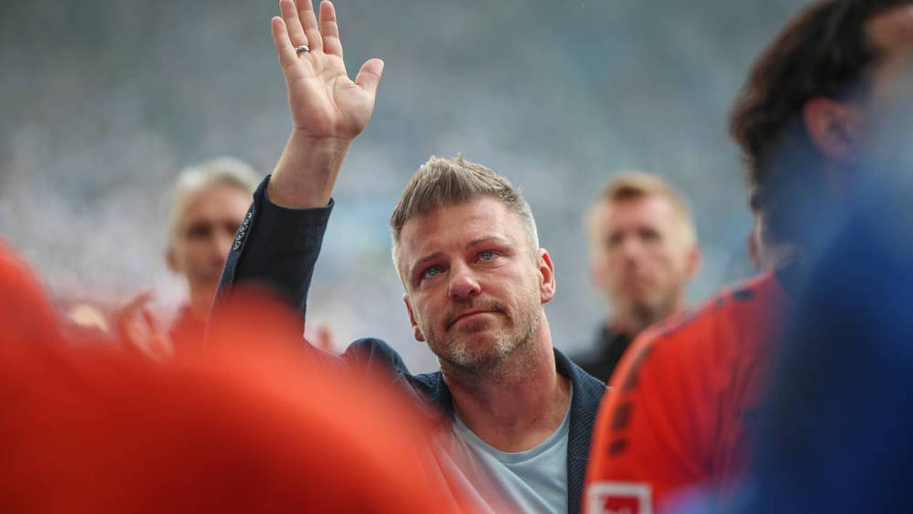 Lukas Kwasniok hat nach seinem letzten Spiel beim SC Paderborn Tränen in den Augen 