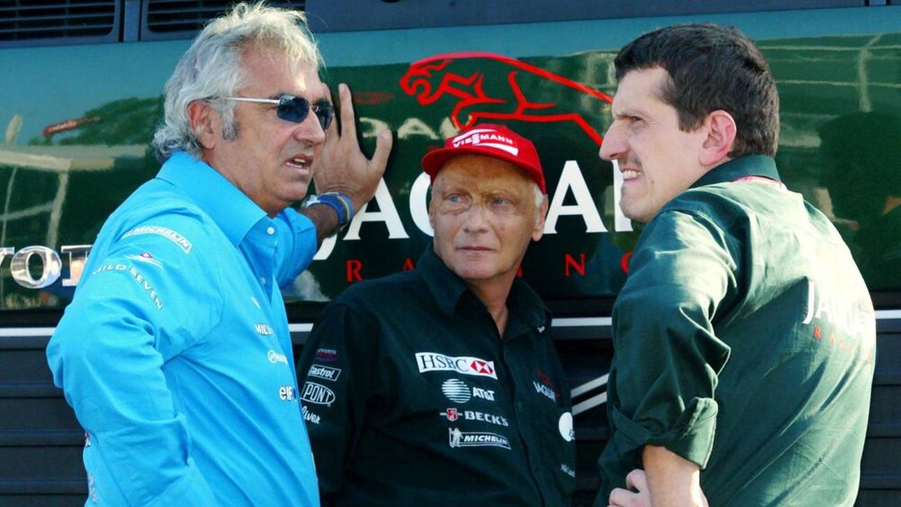Günther Steiner im Jahr 2002 mit Niki Lauda (M.) und dem damaligen Renault-Teamchef Flavio Briatore