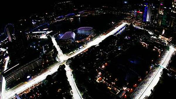 Vor atemberaubender Skyline wird der Singapur-GP ausgetragen. SPORT1 hat die Bilder zum Rennen (Copyright: twitter@MercedesAMGF1)