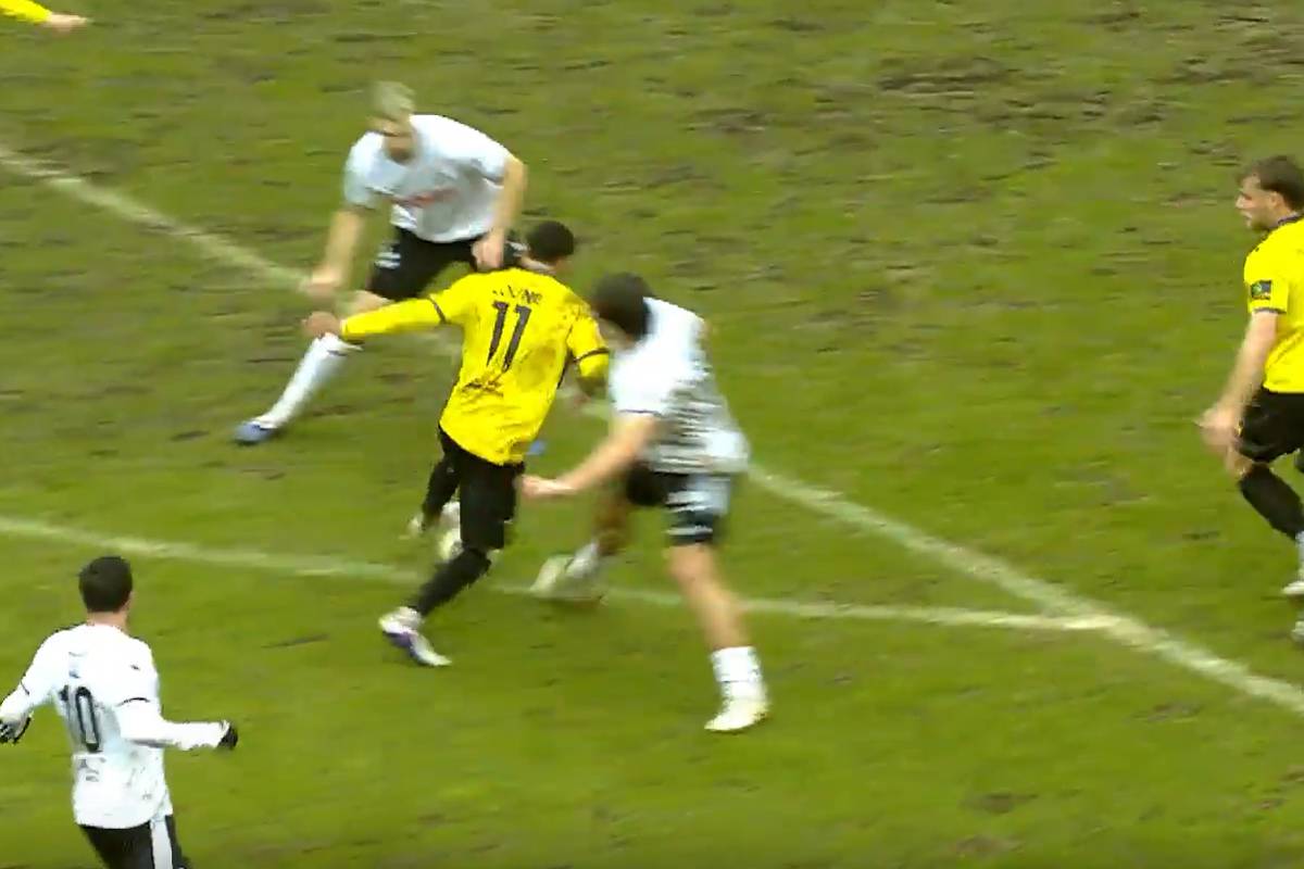 Was ein Tor! Shootingstar tankt sich durch