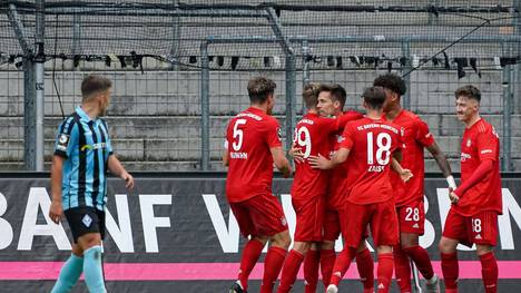 Der FC Bayern II siegt im Spitzenspiel bei Mannheim