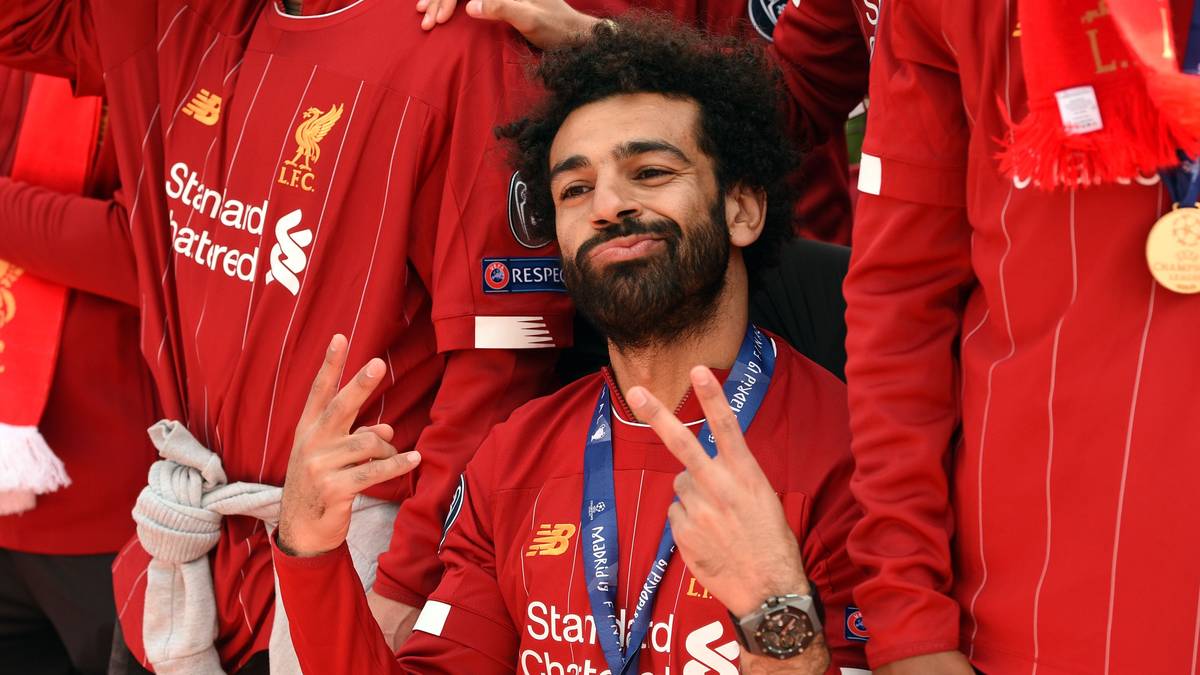 Stürmer Mohamed Salah gehört zu den unumstrittenen Stars des Teams. Für einige seiner Mitspieler könnte aber der Abschied von der Anfield Road kurz bevorstehen. SPORT1 zeigt, wer Liverpool verlassen könnte
