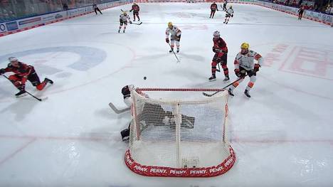 Die Nürnberg Ice Tigers fertigen Frankfurt ab, die sich bei ihrem Goalie bedanken dürfen, nicht noch höher verloren zu haben. 