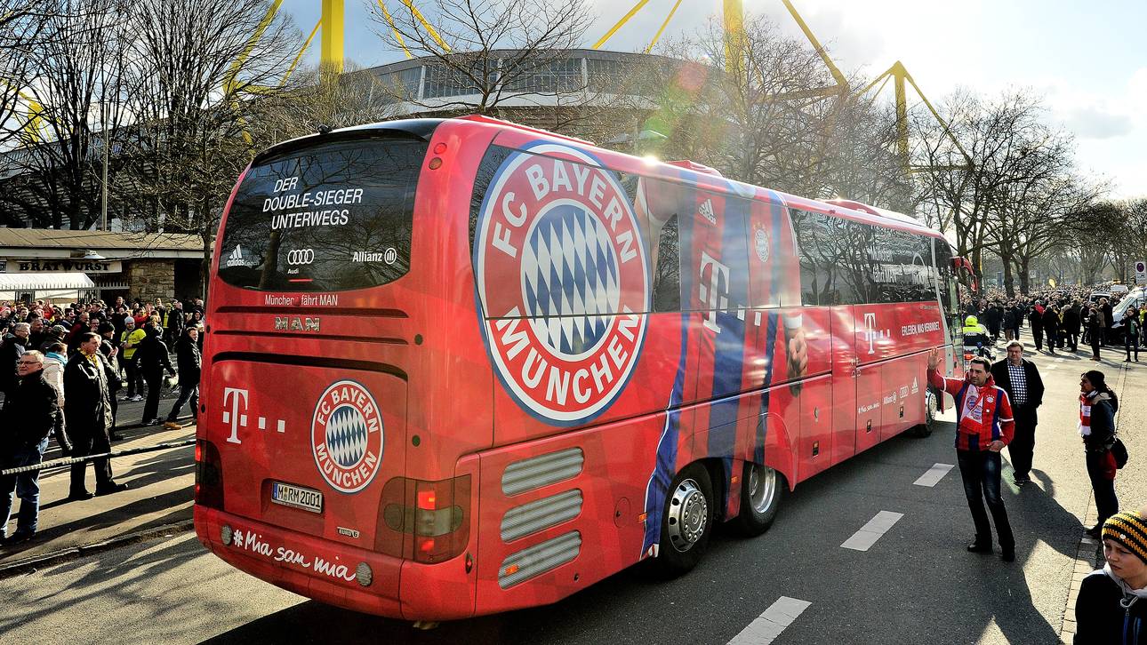 Bayern-Bus in Unfall verwickelt