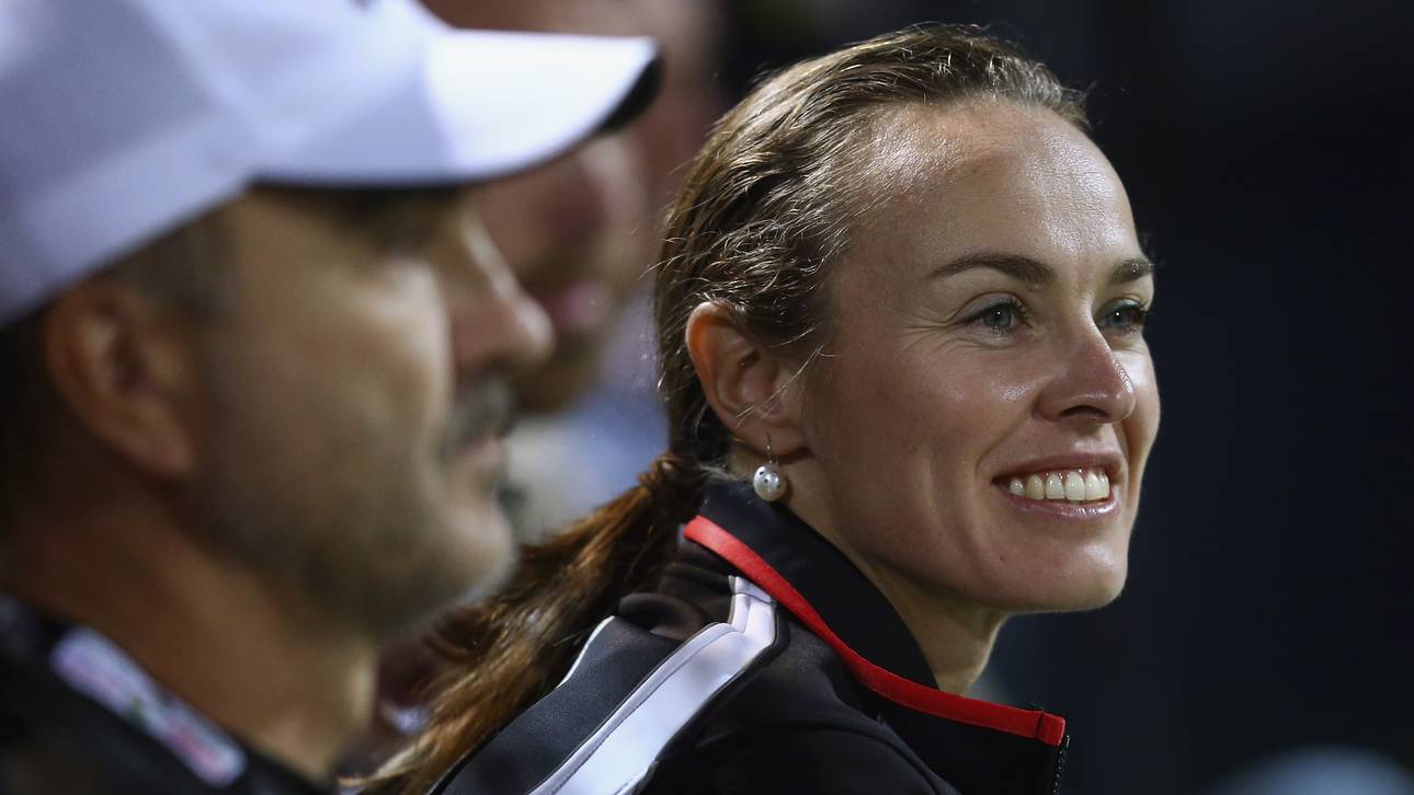 Hingis gibt Einzel-Comeback