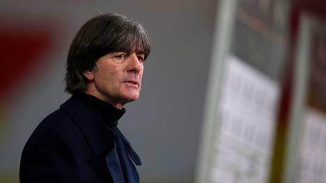 Nach der historischen 0:6-Pleite gegen Spanien in der Nations League wird die Kritik an Bundestrainer Joachim Löw immer lauter. Ist der Weltmeister-Coach von 2014 noch der richtige für die anstehende EM?