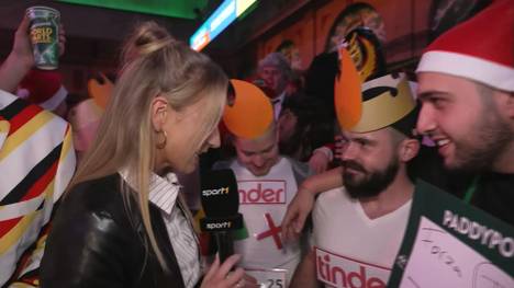 Die deutschen Fans supporten heute Gabriel Clemens bei seinem WM-Auftakt und sind zahlreich und gut gelaunt im Ally Pally angekommen.