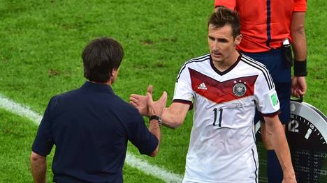 Miroslav Klose (r.) erzielte 71 Tore für das DFB-Team