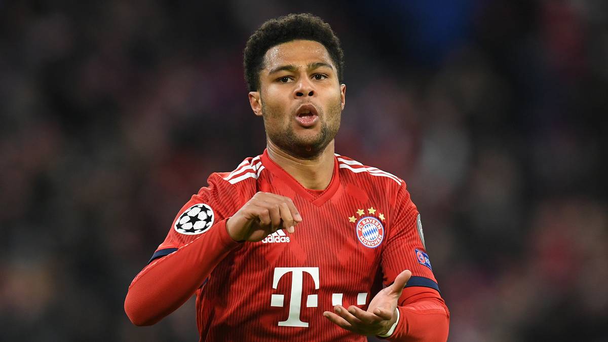 SERGE GNABRY: Wird in der ersten Hälfte viel zu wenig eingesetzt, weil fast alles über die linke Seite geht. Dann aber setzt ihn Süle ein, Gnabry gewinnt das Duell gegen Robertson, hält drauf, Matip kann nur noch ins eigene Tor abfälschen – 1:1 (38.). Schade, dass seine flache Flanke keinen Abnehmer findet (61.). SPORT1-Note: 3