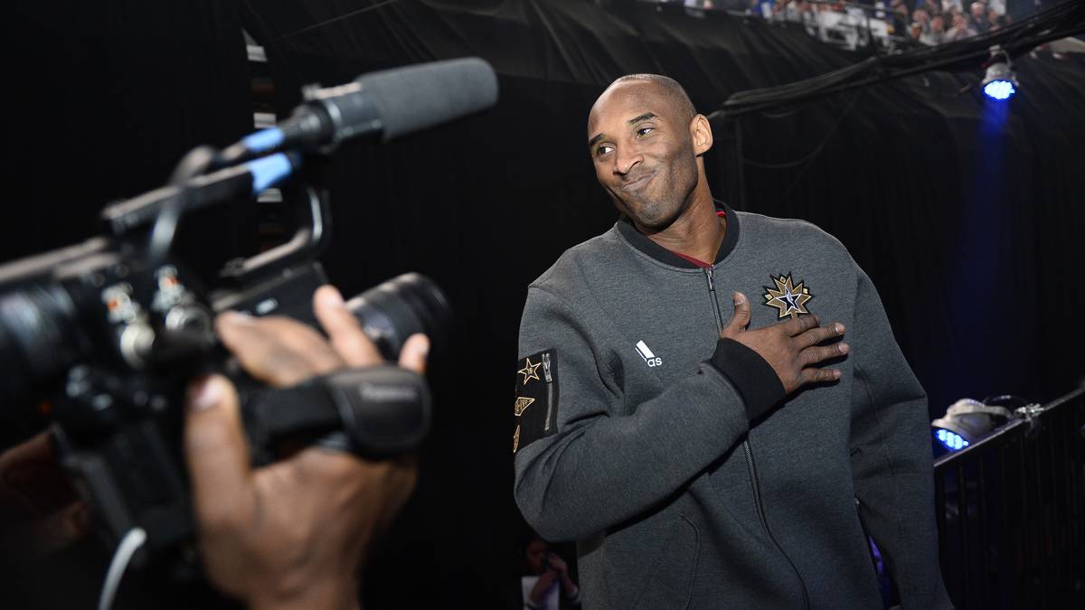 Es ist gleichzeitig der letzte Auftritt von Kobe Bryant. Die "Black Mamba" erhält zum Abschluss noch einmal fast 1,9 Millionen Stimmen und wird Teil eines Rekord-Spiels. Beim 196:173 fällt erneut der Rekord für die meisten Punkte 