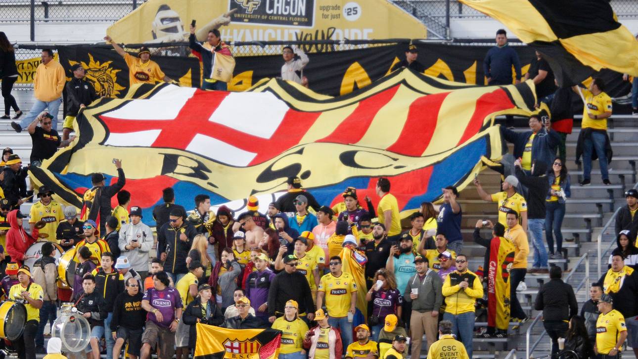 Zwölf Fans sterben bei Busunglück