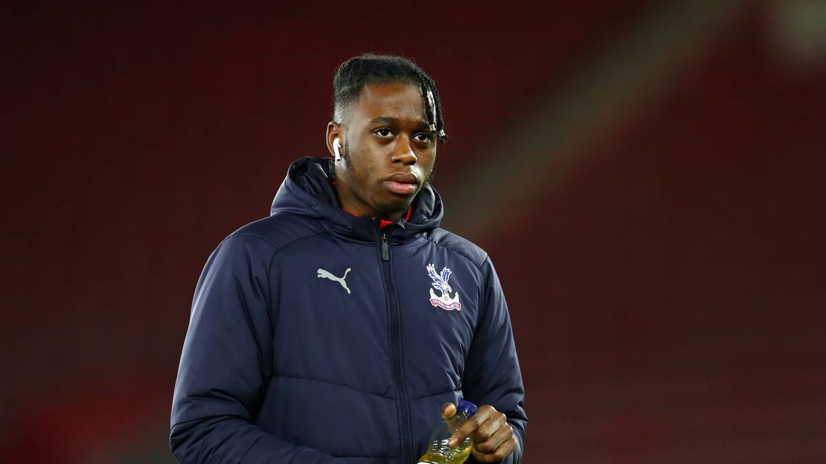 ENGLAND - AARON WAN-BISSAKA (Abwehr): Der Rechtsverteidiger spielt aktuell bei Crystal Palace in der Premier League und ist dort absoluter Stammspieler (27 Spiele). Er besticht vor allem durch seine Stärke bei Tacklings