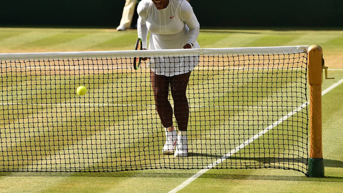 "...Ihre Schläge haben selten viel Power und die Vorhand kommt wie mit einer Bratpfanne geschlagen. Aber diese Beine! Kerber ist der ultimative Roadrunner"