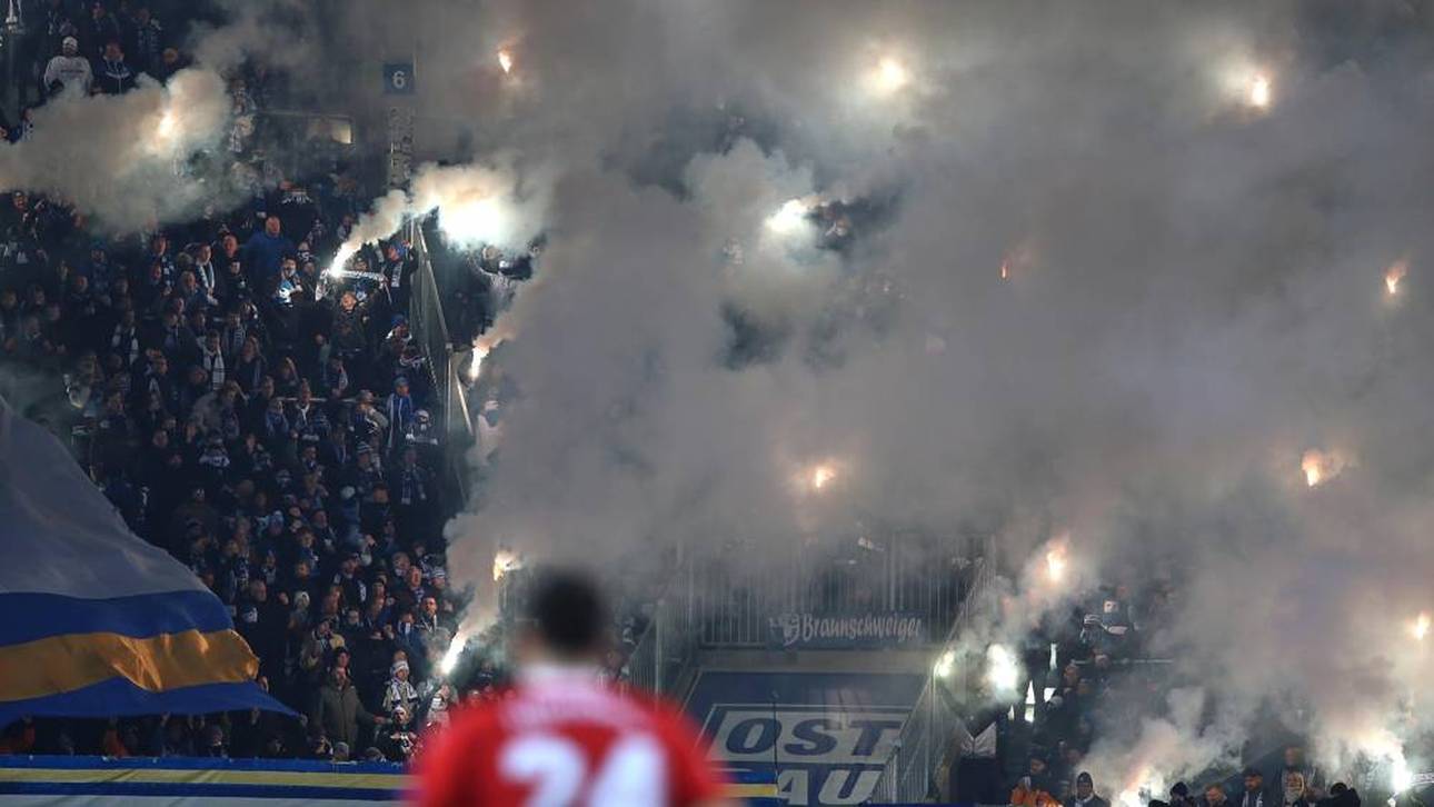 Zwölf Minuten Pyro-Pause in Liga zwei