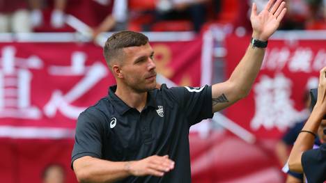 Lukas Podolski fordert Geduld beim Umbruch im DFB-Team.