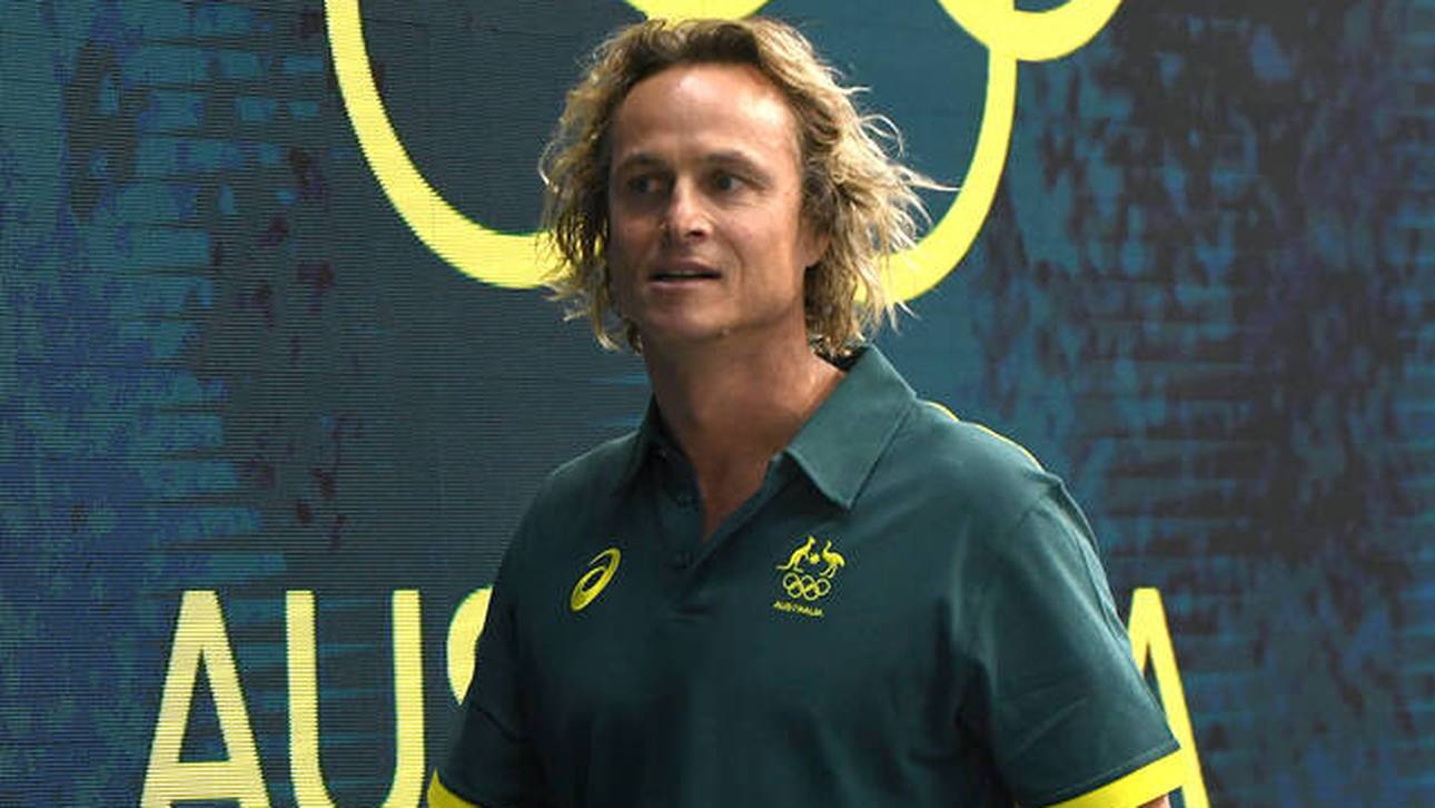 Schwimm-Trainer rastet komplett aus