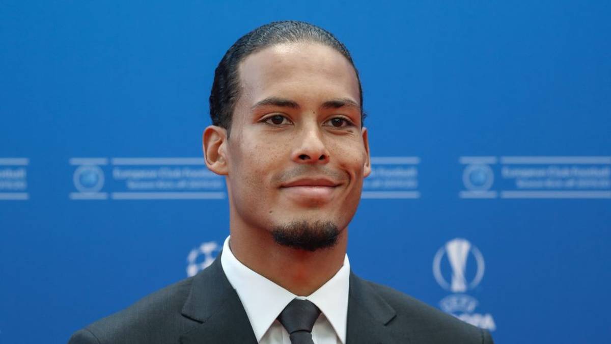 Virgil van Dijk ist Europas Fußballer des Jahres 2019. Er folgt damit auf Luka Modric und ist der erste Verteidiger seit Fabio Cannavaro, der die Trophäe gewinnt