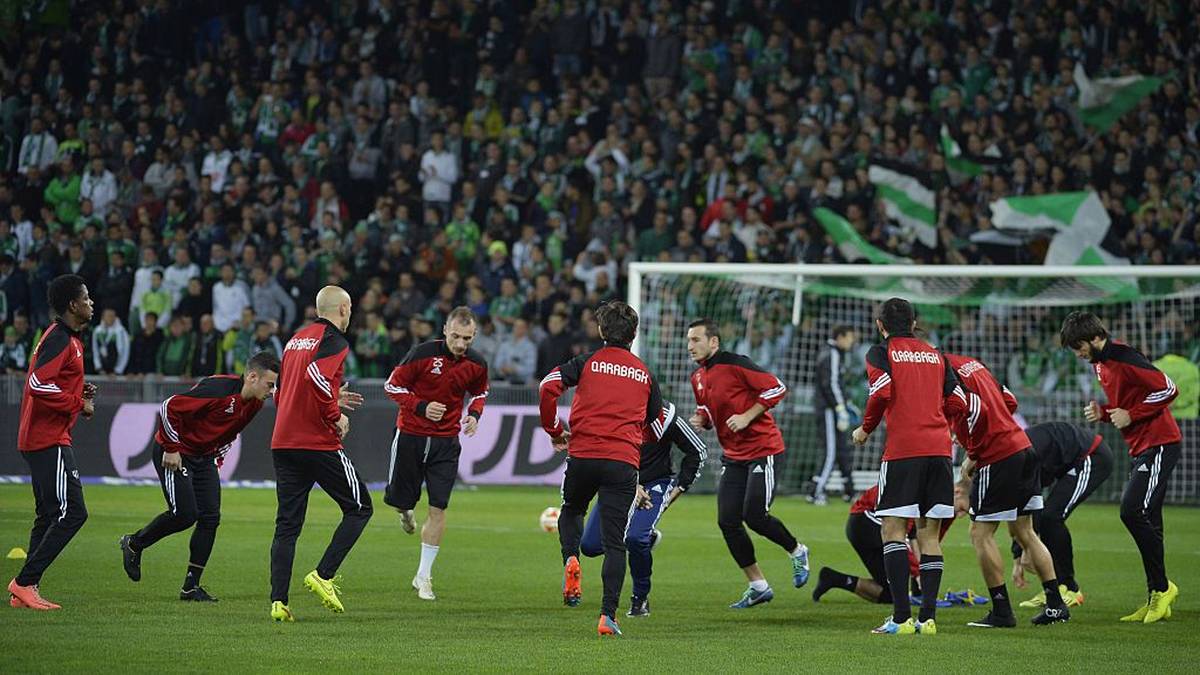 Nach dem Spiel posierte die Mannschaft aus Karabach demonstrativ mit einer großen aserbaidschanischen Fahne vor dem Fan-Block. Dieses Foto twitterte der Klub am Tag danach und schrieb unter den Post: "Guten Morgen, liebe Karabach-Familie." Den Tweet schlossen drei aserbaidschanische Fahnen ab