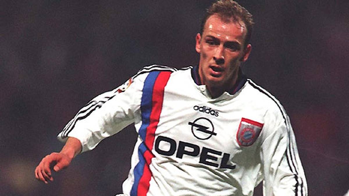 Auswärts dominiert bei Mario Basler und Kollegen im selben Jahr wieder ein weißer Grundton - verziert von einem rot-blauen Seitenstreifen