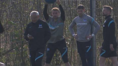 Neu-Trainer Felix Magath trainiert mit Hertha BSC beim Kurz-Trainingslager in Marienfeld für den Abstiegskampf. 