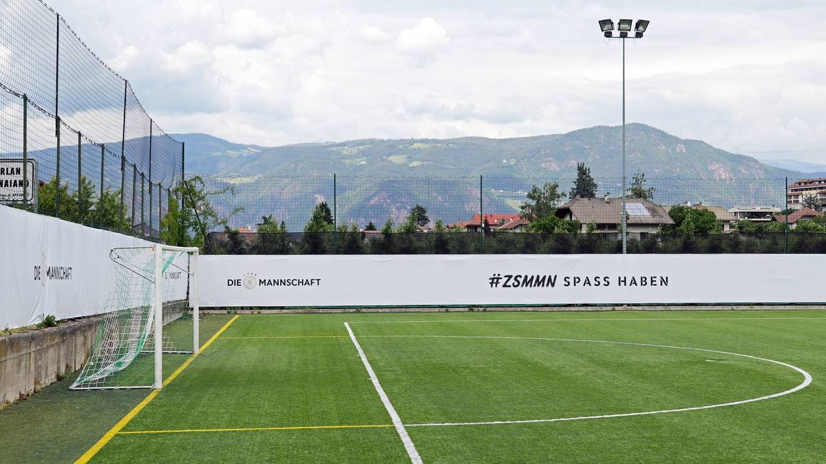 Sogar eine Flutlichtanlage, für Trainingseinheiten am späteren Abend, steht in Girlan zur Verfügung