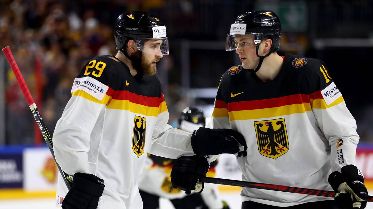 KONRAD ABELTSHAUSER (r.): Der einzige Verteidiger von DEL-Meister München wurde 2010 von NHL-Team San Jose gedraftet. Sein Name war für die Amerikaner allerdings ein unüberwindbares Hindernis. Sogar auf dem Meisterschaftsring, den er mit dem Farmteam Allen Americans gewonnen hat, wurde Abeltshauser falsch geschrieben