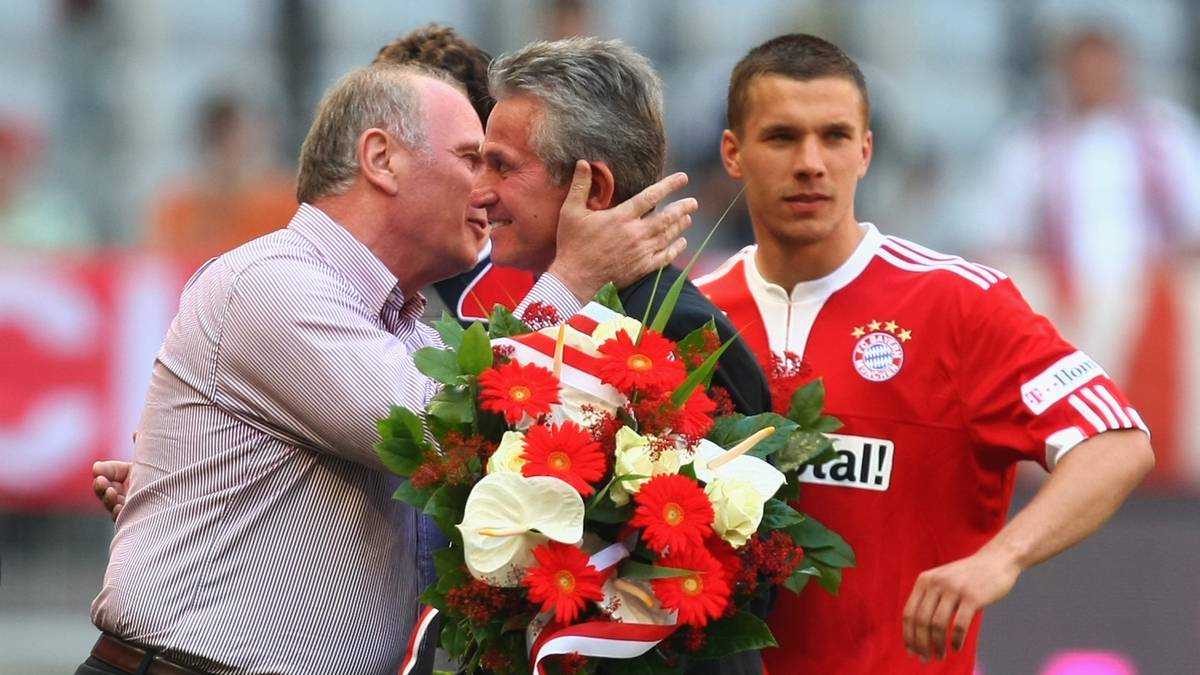 Mit vier Siegen aus fünf Spielen verhilft er seinem Team am Ende der Saison zur verhofften Champions-League-Qualifikation. Zwei Jahre später kehrt er ein drittes Mal zurück und krönt seine Laufbahn mit dem "Triple"